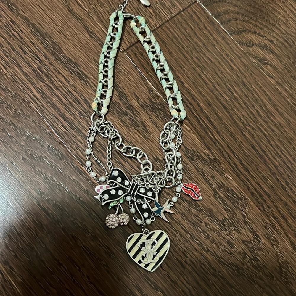 Guess necklace